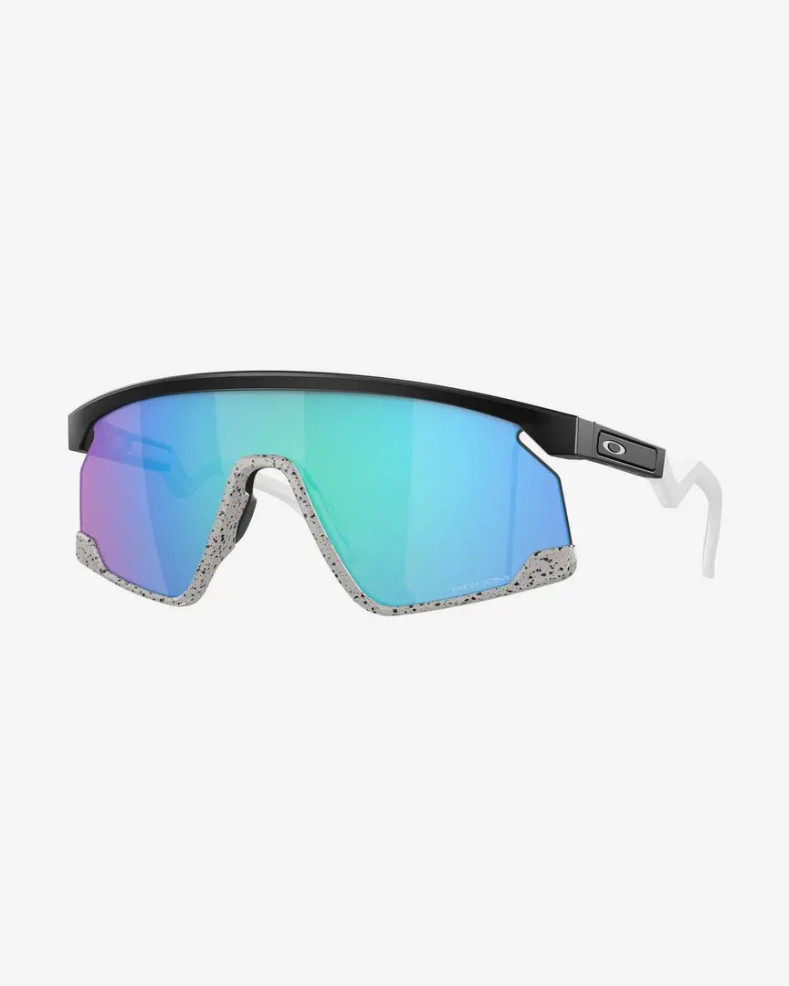 Matte Black · Prizm Sapphire